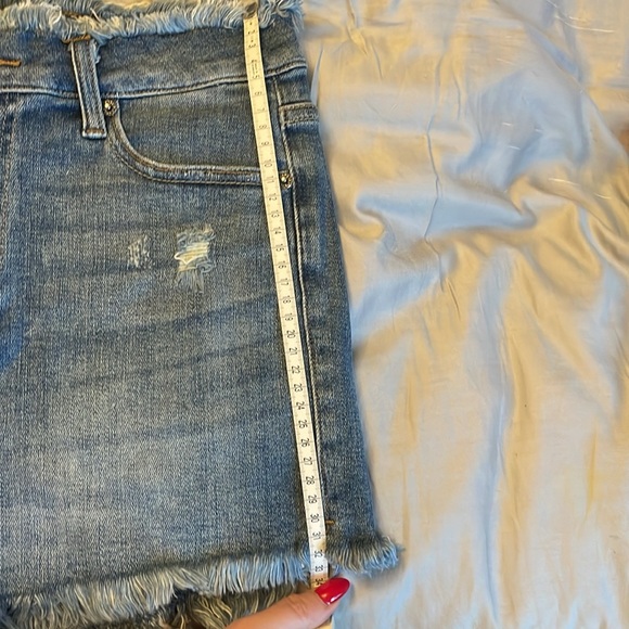 NWOT! Distressed Denim Risen stretchy Jean Shorts! 💜 - Picture 13 of 17